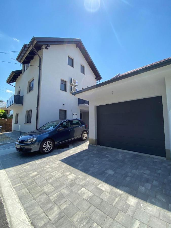 Apartment Silvia Загреб Екстериор снимка